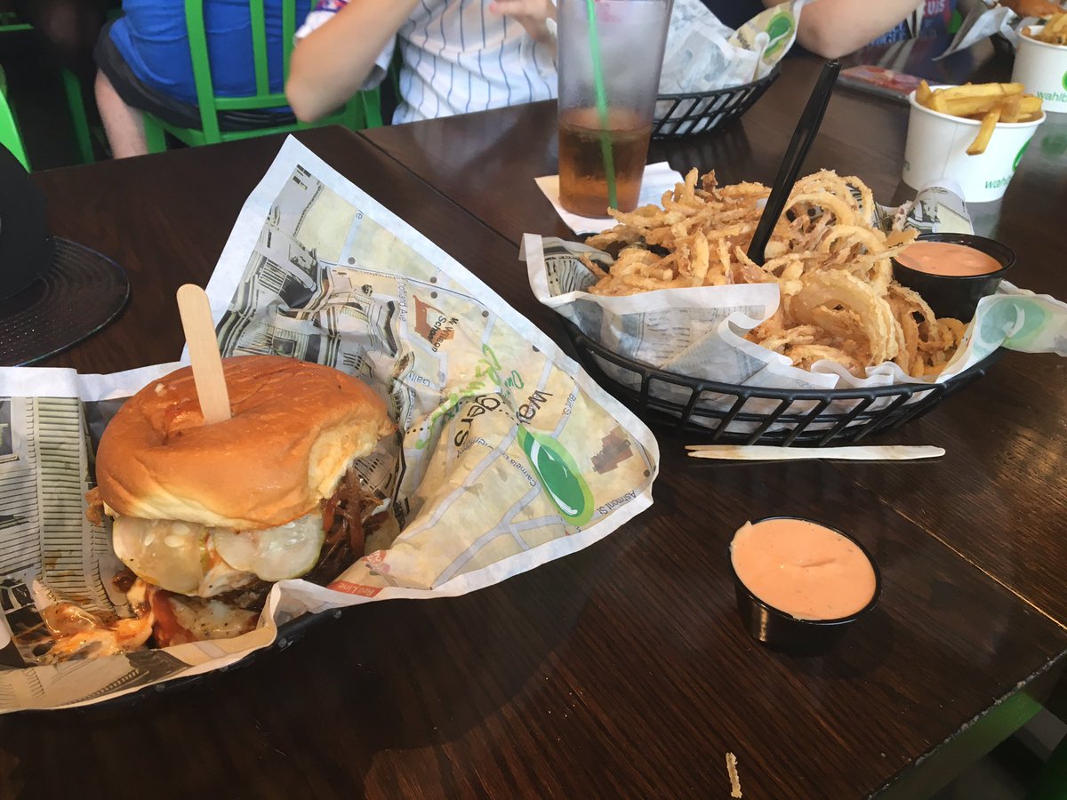 scott23_jack's tweet photo. Walhburgers doing it right! https://t.co/BYjmcwTbXQ