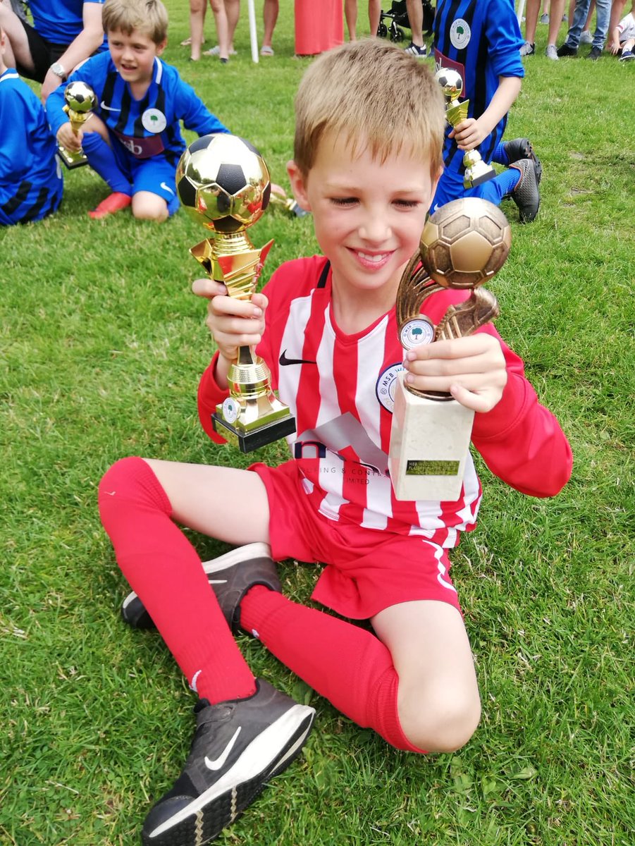 McssU9's tweet photo. Well done to all the boys today, they’ve had a great season, played some tough sides, learned a lot, had some fantastic experiences and have made some great memories. Thanks @WooltonJuniorFC  for a great day and Well done to our award winners Dylan Ollie and Jude well deserved. https://t.co/llklvZCZXy