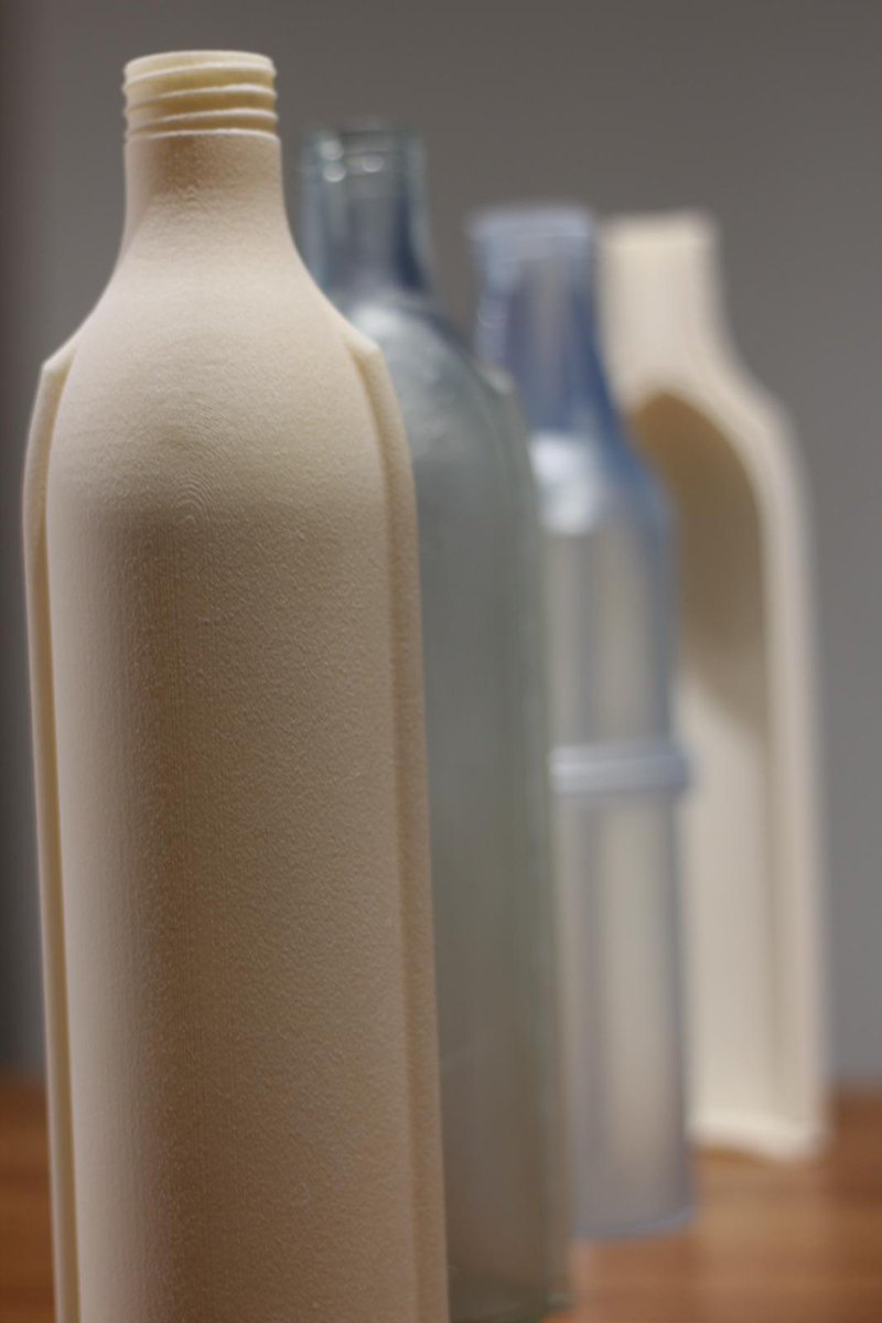 GenioVin's tweet photo. Here are some of our concept prototypes that prove you can incorporate Decant/aerators and a wine bottle into one.
#wine #wines #bottle #winebottle #innovations #wineindustry #vino  #smartideas #winegeek #geek #newideas #winelover  #winelife #winelovers #winetasting #wineblogger https://t.co/gne2Ym5dyI