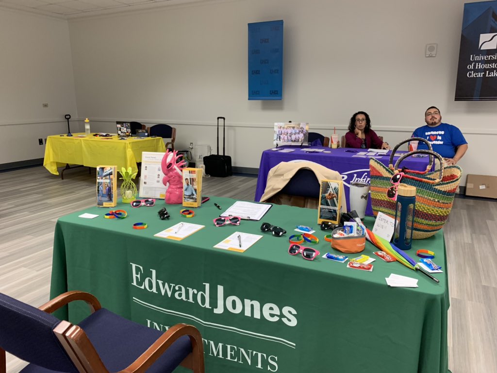 TexasTNS's tweet photo. Some of our vendors are @GenderInfinity @EdwardJones and @ThePRIDEStudy @txtransforward 

Thank all for being here.  #txtns19 https://t.co/4ohcx6bzL6
