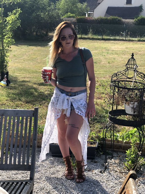 Ce soir c&rsquo;est Festival Rock in Evreux entre amis 🔥☀️🎉  Et vous quoi de pr&eacute;vu ce week-end ? 😘  #festival#rockinevreux#night#sun#goodday#simplelife<a href="/tag/actress"class="tags"><span>#actress</span></a><a href="/tag/sexy"class="tags"><span>#sexy</span></a><a href="/tag/ink"class="tags"><span>#ink</span></a><a href="/tag/unicorn"class="tags"><span>#unicorn</span></a><a href="/tag/flower"class="tags"><span>#flower</span></a><a href="/tag/rt"class="tags"><span>#rt</span></a><a href="/tag/tatoo"class="tags"><span>#tatoo</span></a>