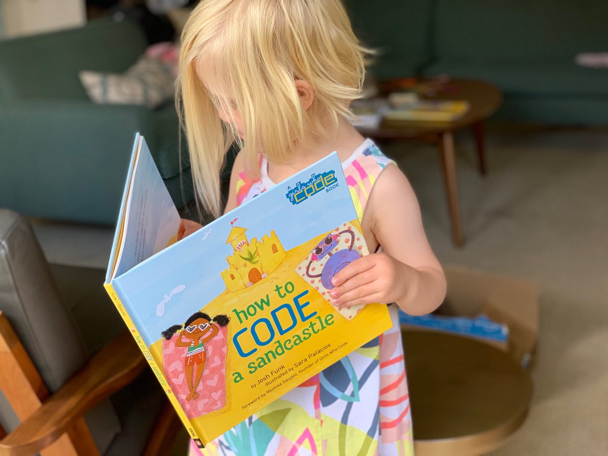fischgill's tweet photo. Summer is for reading!  #SummerReading #EveryoneCanCode #EveryoneCanCreate #GirlsWhoCode https://t.co/BGku12H3bh