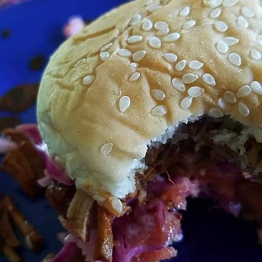 Couldn't wait until July 4th to eat this delicious BBQ Pulled Pork Slider!
#BaltimoreHeartKitchen #marylandaha #BmoreEatsSmart #bmore #healthybbq #sliders #4thofjulyrecipes #SCWHKitchen