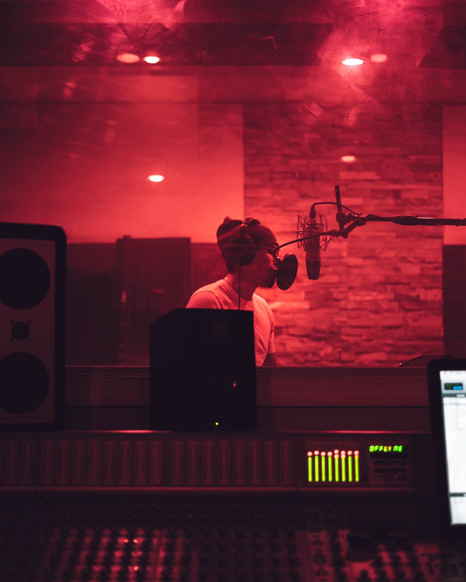 Jameslanceee's tweet image. 