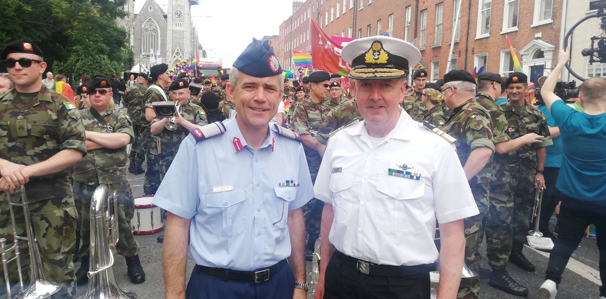 emergencytimes's tweet photo. Defend with Pride - Irish Defence Forces attend #DublinPride2019 @DublinPride #DefendWithPride @defenceforces @DF_COS https://t.co/fhwIoVx7Ta