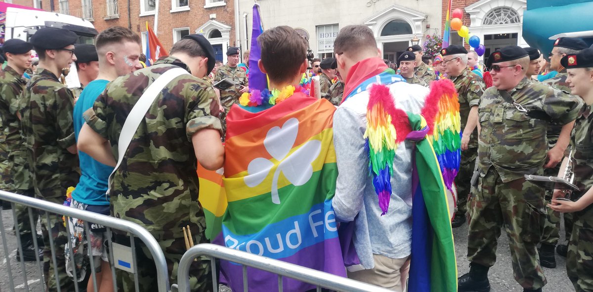 emergencytimes's tweet photo. Defend with Pride - Irish Defence Forces attend #DublinPride2019 @DublinPride #DefendWithPride @defenceforces @DF_COS https://t.co/fhwIoVx7Ta