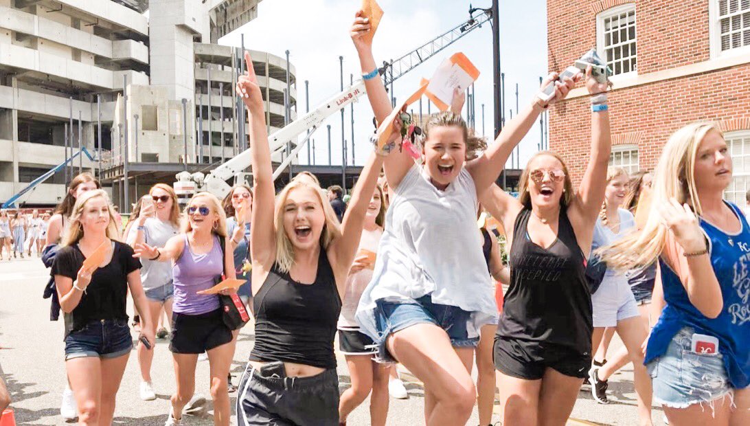 🌟50 DAYS🌟
Bid Day is getting closer and closer and we’re so excited for AC ‘19 to run home
instagram.com/p/BzTTj5PnWSO/…