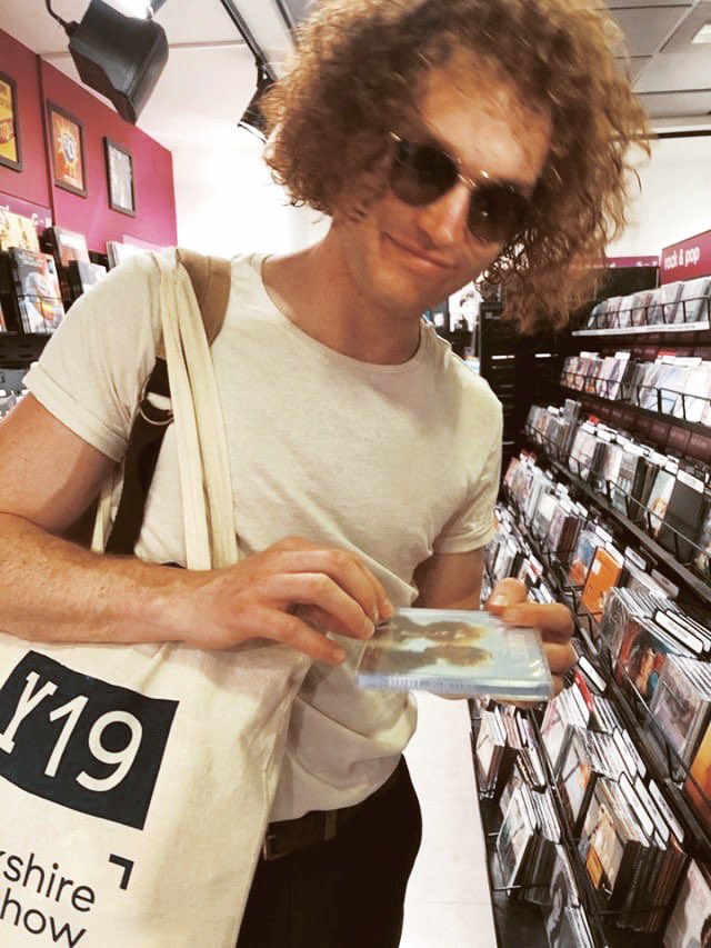 SeafretOfficial's tweet photo. Went in hmv and asked the guy if he’d heard anything amazing recently..he told me about this band called Seafret. I said “See-what?” He frowned and said “don’t talk with your mouth full” (I was licking an ice cream) then told me to follow him. https://t.co/hlHQziGgXk