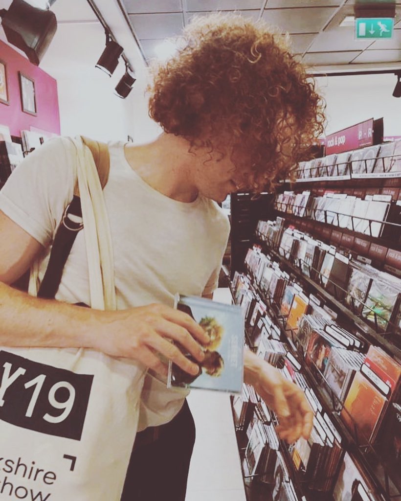 SeafretOfficial's tweet photo. Went in hmv and asked the guy if he’d heard anything amazing recently..he told me about this band called Seafret. I said “See-what?” He frowned and said “don’t talk with your mouth full” (I was licking an ice cream) then told me to follow him. https://t.co/hlHQziGgXk