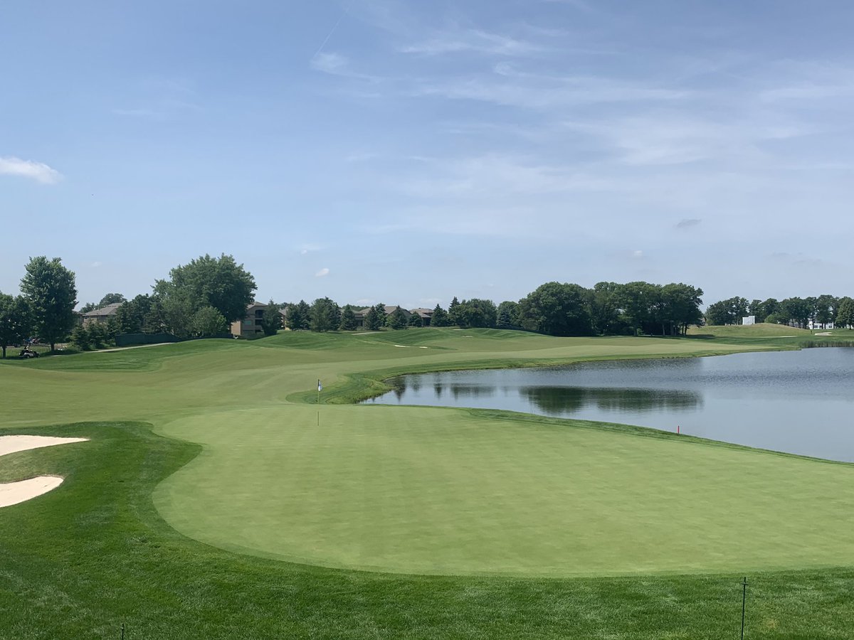 girardredwine's tweet image. Just stopped by @TPCTwinCitiesAG to pick up my swag bag. @mmturfguy and the entire staff have this place completely dialed in as usual. Renovation changes from last fall look outstanding. Looking forward to another year of helping out. #eveningshift #triplexlife