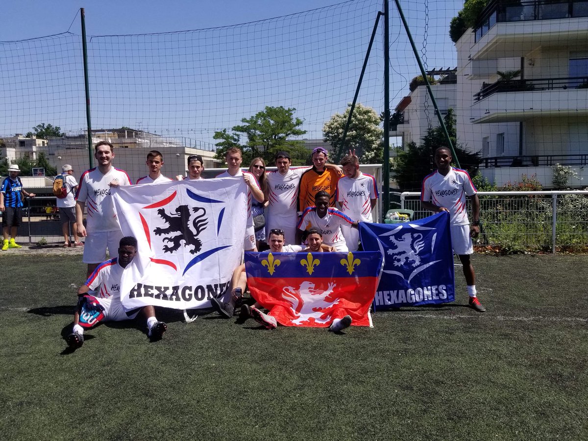 HexaGones's tweet photo. Fin du tournoi #KopCup où nos joueurs terminent à une très belle 6e place, record de l’association pour ce tournoi.
Nous sommes également fiers de la victoire finale dans l’exercice des tirs-au-but, qui nous permet d’offrir un chèque de 150€ à l’association #JouonsEnsemble https://t.co/jiMKPzdDul
