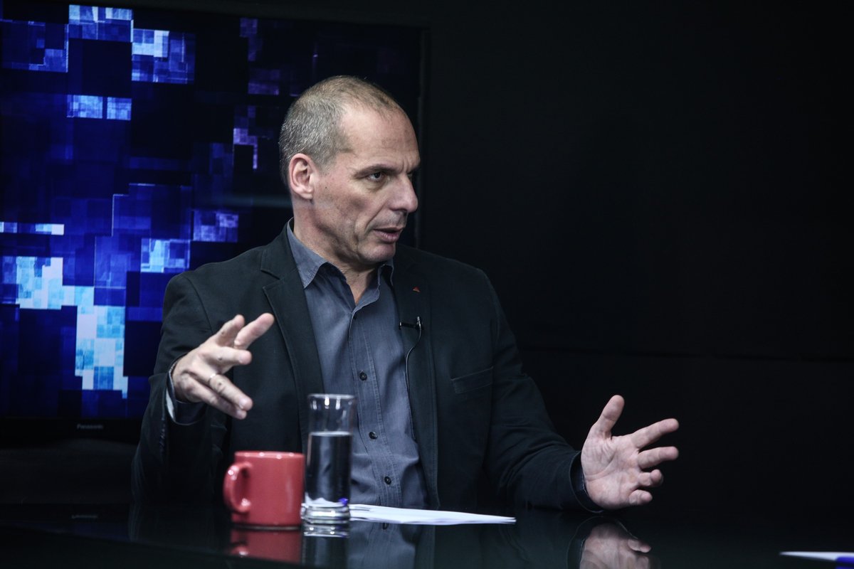 ThePressProject's tweet photo. Ο Γιάνης Βαρουφάκης στην τηλεόραση του ΤΡΡ https://t.co/SSfpeoHWzP #askTPP https://t.co/C7WL26To9Q