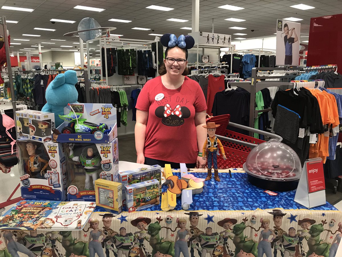 Guest Advocate Stacia is having a blast with our Toy Story Event! ❤️<a href="/Le_Hulett/">Leandra Hulett</a> <a href="/torilabernik/">Tori Labernik</a> <a href="/olivia_target/">Olivia Forciea</a> <a href="/shawnakimm/">Shawna Kimm</a>
