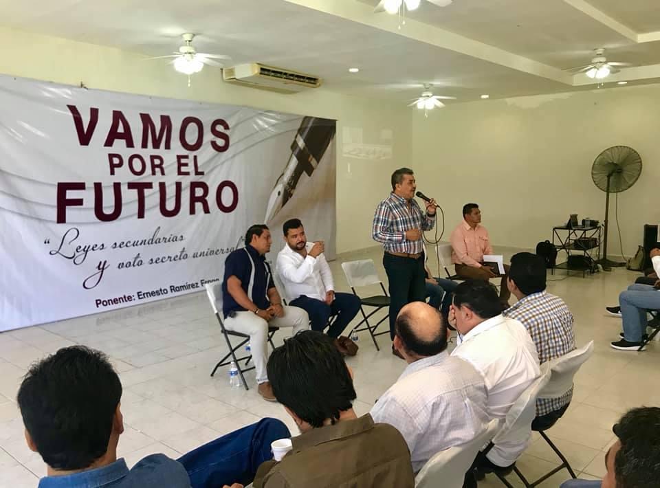 RAguilar_G's tweet photo. Hoy en #TuxtlaGutiérrez, conferencia: “Educar para transformar a 🇲🇽 #Mexico”.
#RicardoAguilarGordillo #MxM #SNTE https://t.co/8HIuQLZPC3