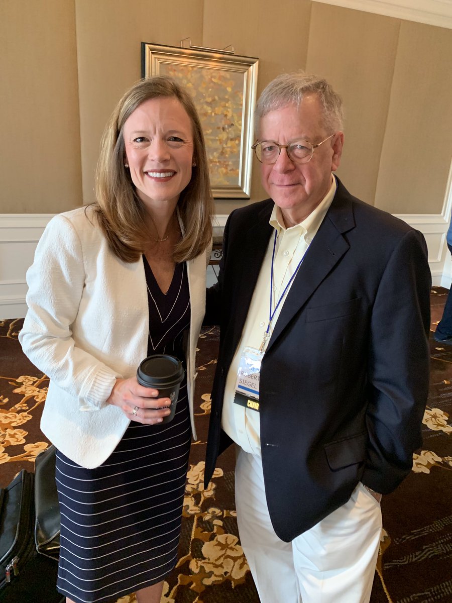 Carey Anders, MD gave a great lecture on #breastcancer at GW #oncupdate19 <a href="/GWSMHS/">GW SMHS</a> <a href="/GWCancer/">GW Cancer Center</a> #womeninmedicine #oncology #gynonc