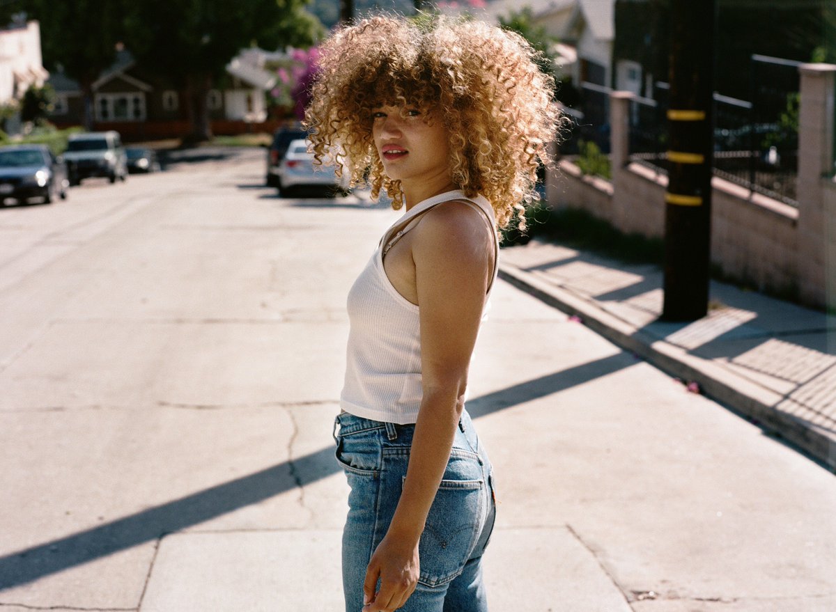 kindredblack's tweet photo. California Dreamin' – our 3-0 summer kick-off – a series of light, sun-drenched, and airy images shot by photographer Kava Gorna: https://t.co/VFjYHRCuVp https://t.co/lwK4mP8wj7