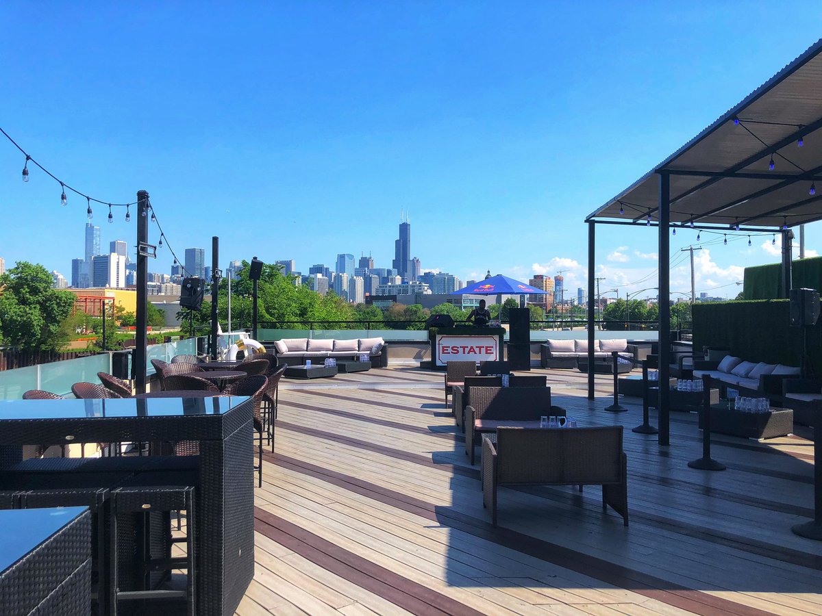 estateultrabar's tweet photo. ☀️ Rooftop vibes today starting @ 2pm! #summer #rooftop #summertimechi https://t.co/8Rg62Nj3X3