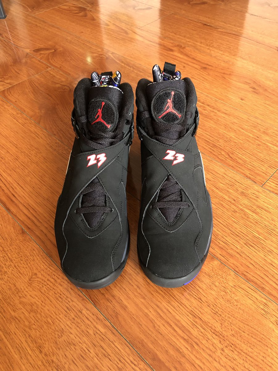 OjoMudo's tweet photo. Y bueno, sé que pocos entenderán, pero me acaban de llegar los zapatos que siempre había a querido tener para jugar Basket.

Son un sueño hecho realidad, y básicamente se pueden resumir como el amor personificado en un objeto deportivo.

😍😍😍😍😍😍😍😍

#AirJordanVIII 
#MJTeam https://t.co/63JHwtyMnM