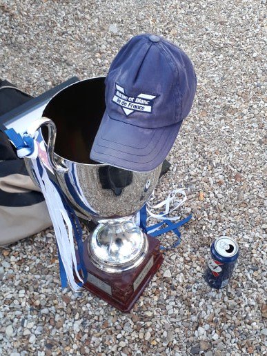 MBIDF's tweet photo. Incroyable mais vrai : des #Girondins qui gagnent 😄 !
VICTOIRE de notre section foot à la #KopCup, organisée par @LiverpoolFrance !!! 🌞⚽️🍾 Immense bravo à nos footeux du weekend ! 🏆 #FootballVrai https://t.co/R8RNzsHlay