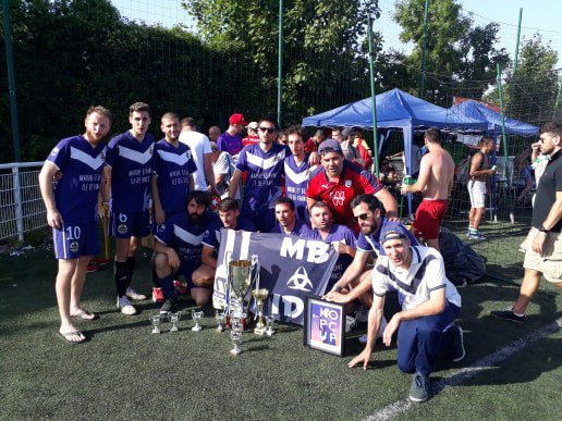 MBIDF's tweet photo. Incroyable mais vrai : des #Girondins qui gagnent 😄 !
VICTOIRE de notre section foot à la #KopCup, organisée par @LiverpoolFrance !!! 🌞⚽️🍾 Immense bravo à nos footeux du weekend ! 🏆 #FootballVrai https://t.co/R8RNzsHlay