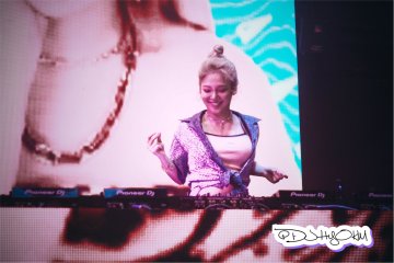 [PHOTO] 190630 DJ Hyo at Bangkok D-Q03-XUwAAR_jq?format=jpg&name=360x360