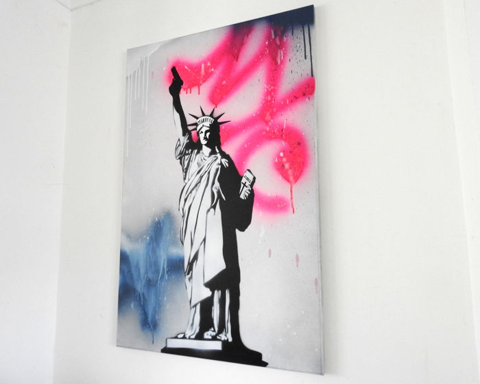 ge_group's tweet image. #30giugno #StreetArt #Basm title paint &quot;In god we trust&quot;