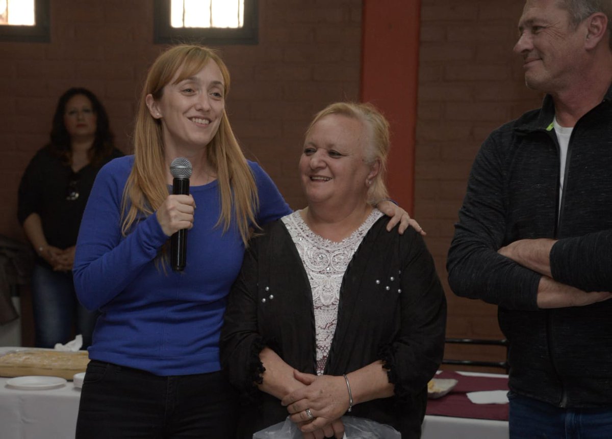 MarisaUcedaOk's tweet image. Venecia Ripari es una compañera de #Coquimbito Maipú, muy querida por la comunidad y los compañeros y compañeras. Gracias por invitarme a tu cumpleaños que es el festejo de la amistad y el compromiso con el otro #LaPatriaEsElOtro #EsConTodos #EsConTodas