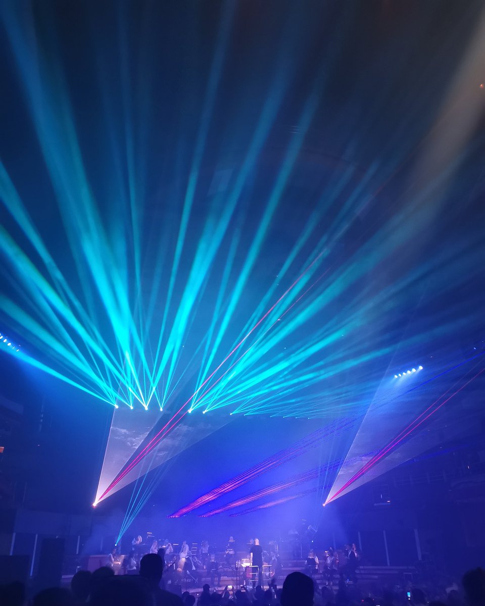 V82CHRIS's tweet photo. I had the most amazing night at #GatecrasherClassical tonight @THSHBirmingham Awesome Lazers, Confetti Canyons, Magical Music and a Wonderful crowd. Its defo gonna be one to remember.
#Gatecrasher #Classical #Music https://t.co/ucGKVgmFaM