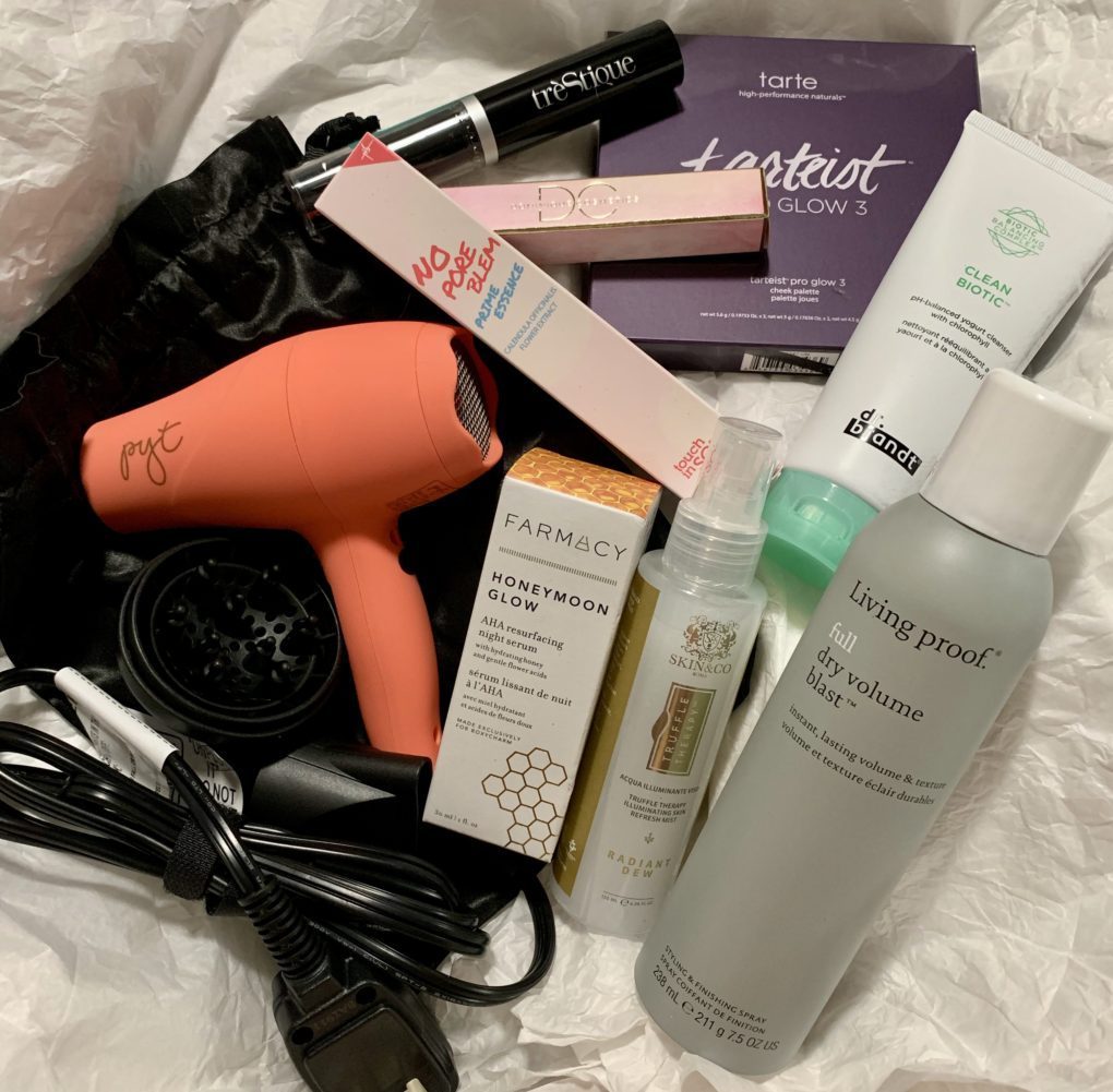 rougebeka's tweet photo. SUB’VIEW: June 2019 BoxyLuxe Review #boxycharm #boxyluxe #boxyluxegetaway https://t.co/KYT1bJBvRK https://t.co/yNGe9j7D4F