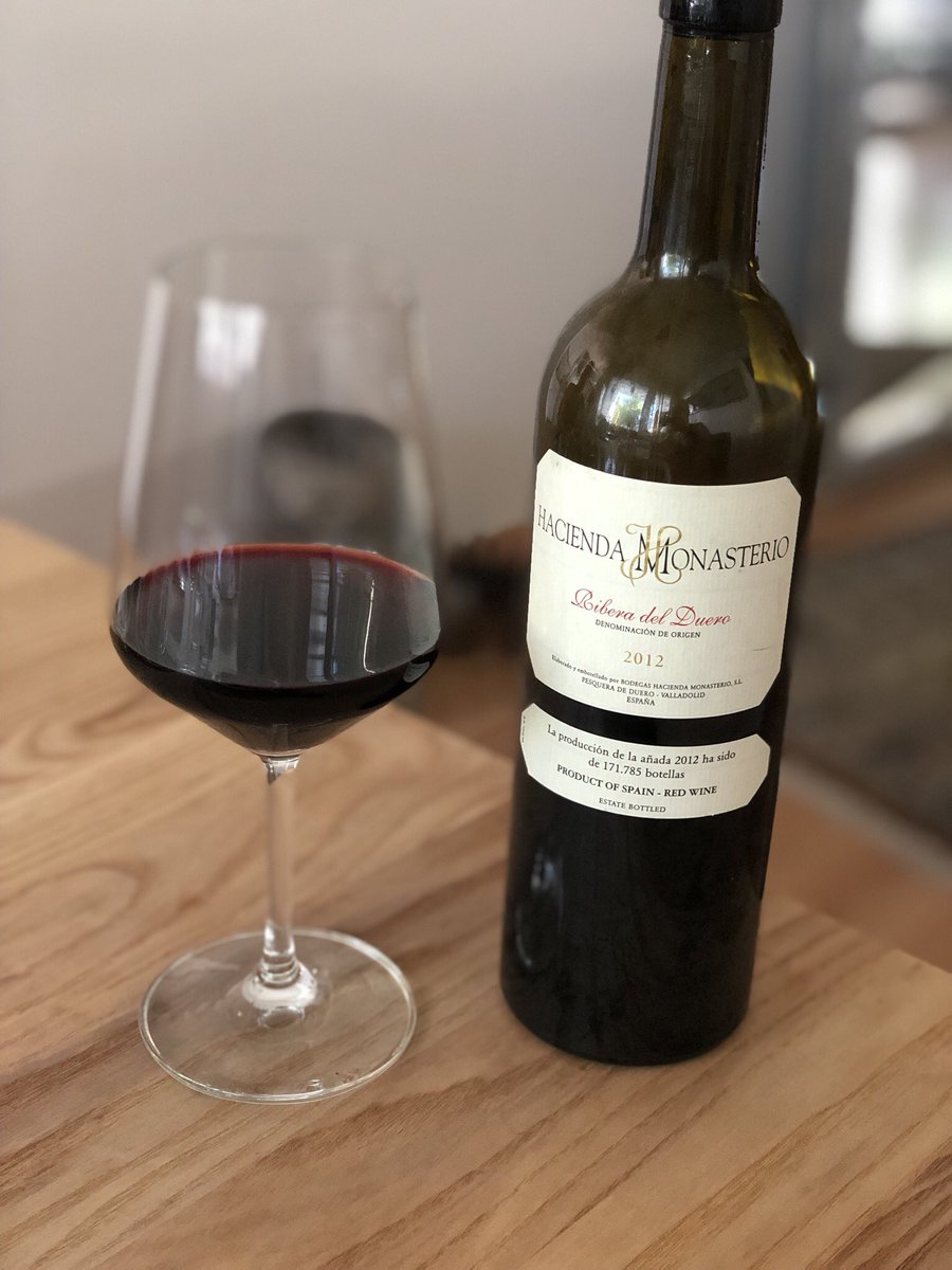 mdago87's tweet photo. beef tenderloin with grilled eggplant, zucchini and sweet potato. racy, spices,summer time! #Spain #Riberadelduero #haciendamonasterio #violetcolor #darkredandblackfruit #fine #spicynotes #velvety #soft #fullbodied #elegant #wonderfulbalance #sissek #delicious @DORibera 🍷🇪🇸🐂☀️ https://t.co/9uzQiGSni0