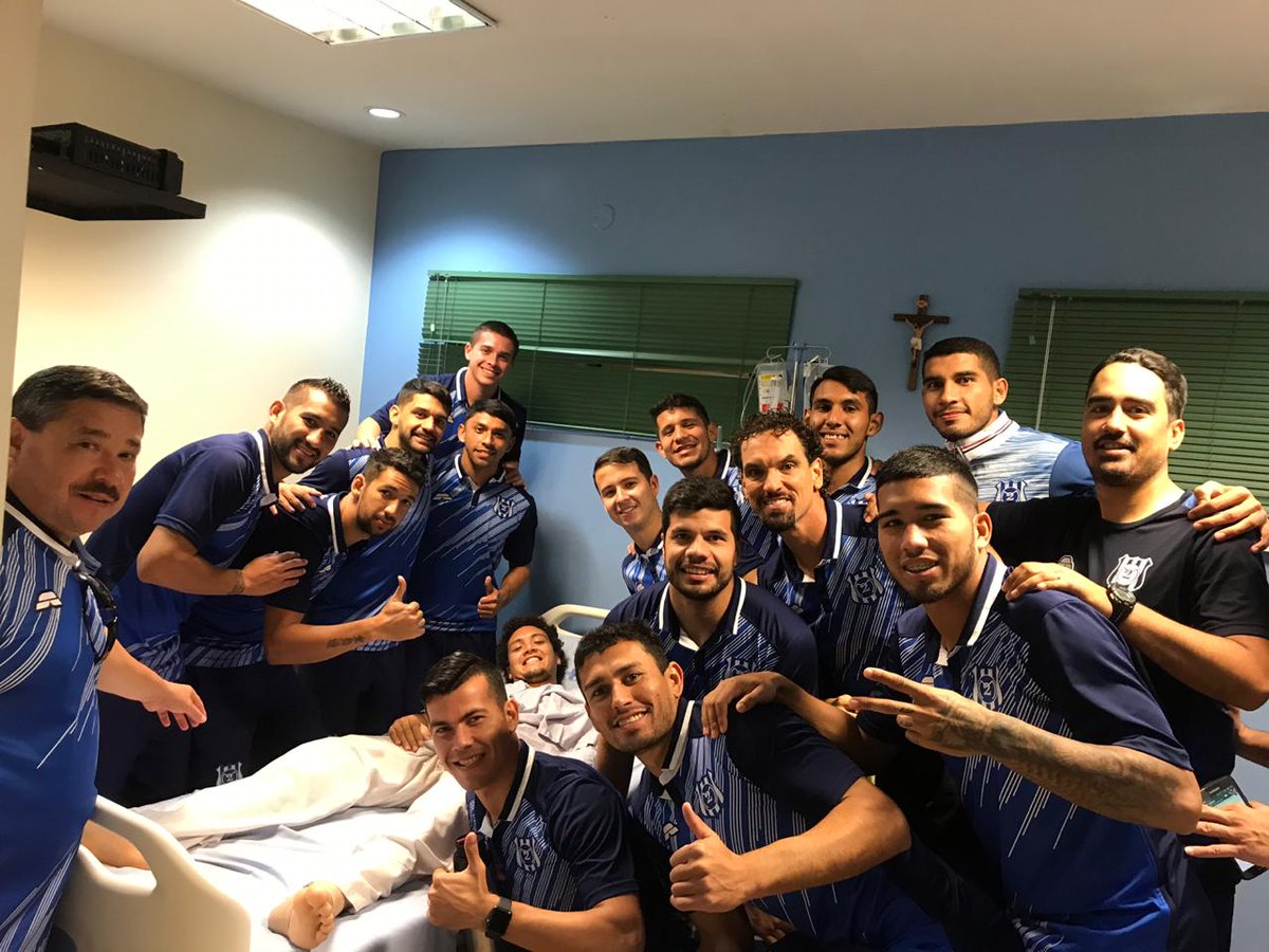 ¡Fuerza Arturo!

Uno de los integrantes del plantel, Arturo Aranda fue intervenido quirúrgicamente por un cuadro de Apendicitis y los muchachos fueron a visitarlo.

¡Los +3 van dedicados a vos!

#VamosArturo #ProntaRecupereción