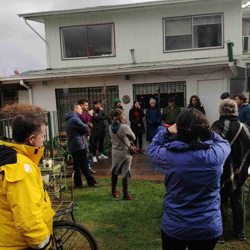 CACdeLaReina's tweet image. Hoy impartimos taller de #compostaje y fabricación de #compostera con los/as amigos de @comite_la en la UV1 de #LaReina 
Seguimos con las buenas prácticas ambientales y nuestro proyecto #FPA