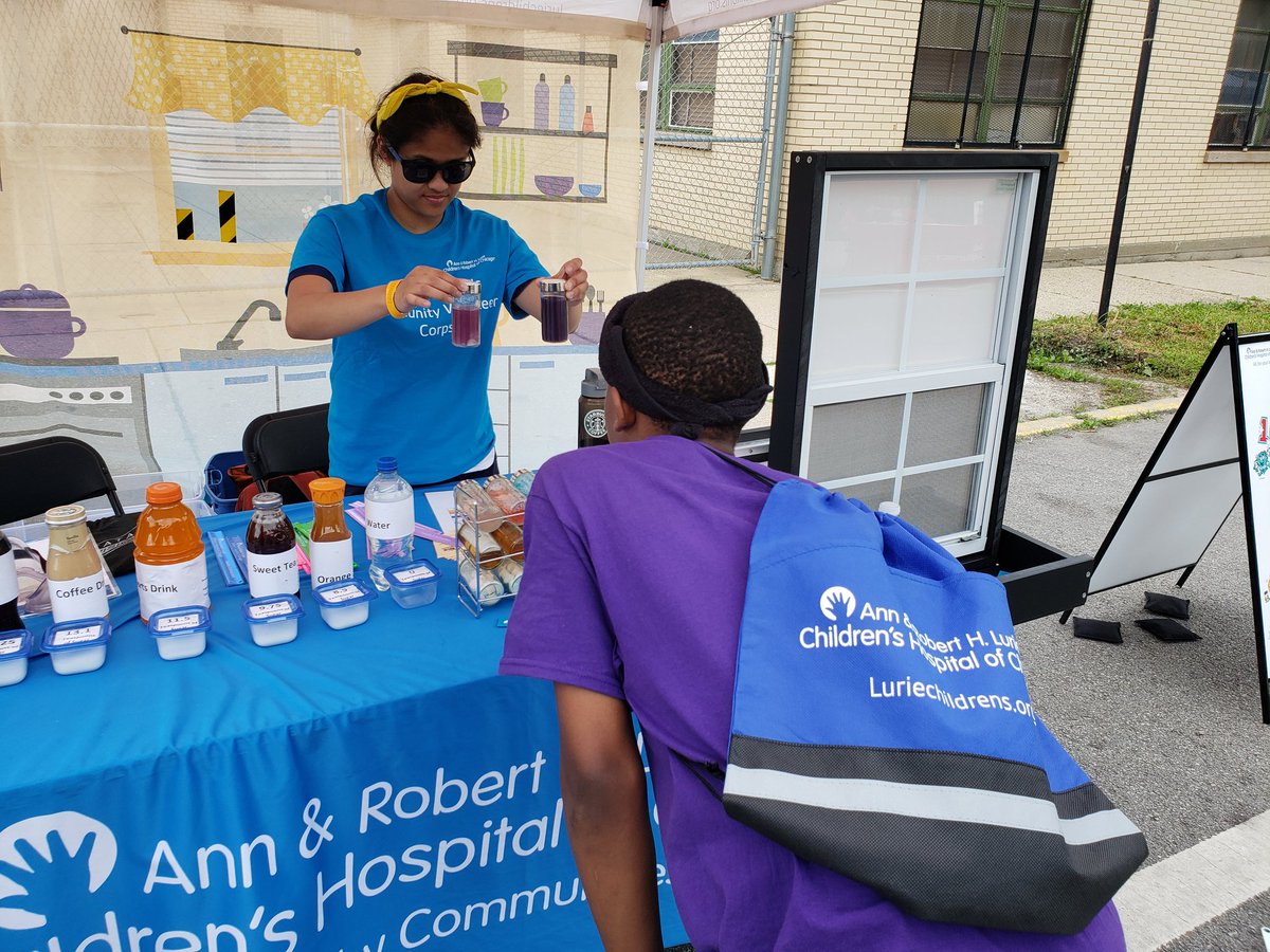 LurieHCN's tweet image. What a beautiful day for a community event! Our Community Volunteer Corps spent the day at Austin's Summer of Opportunity playing games and sharing knowledge. Thanks @buildchicago for having us! #BUILDfutures