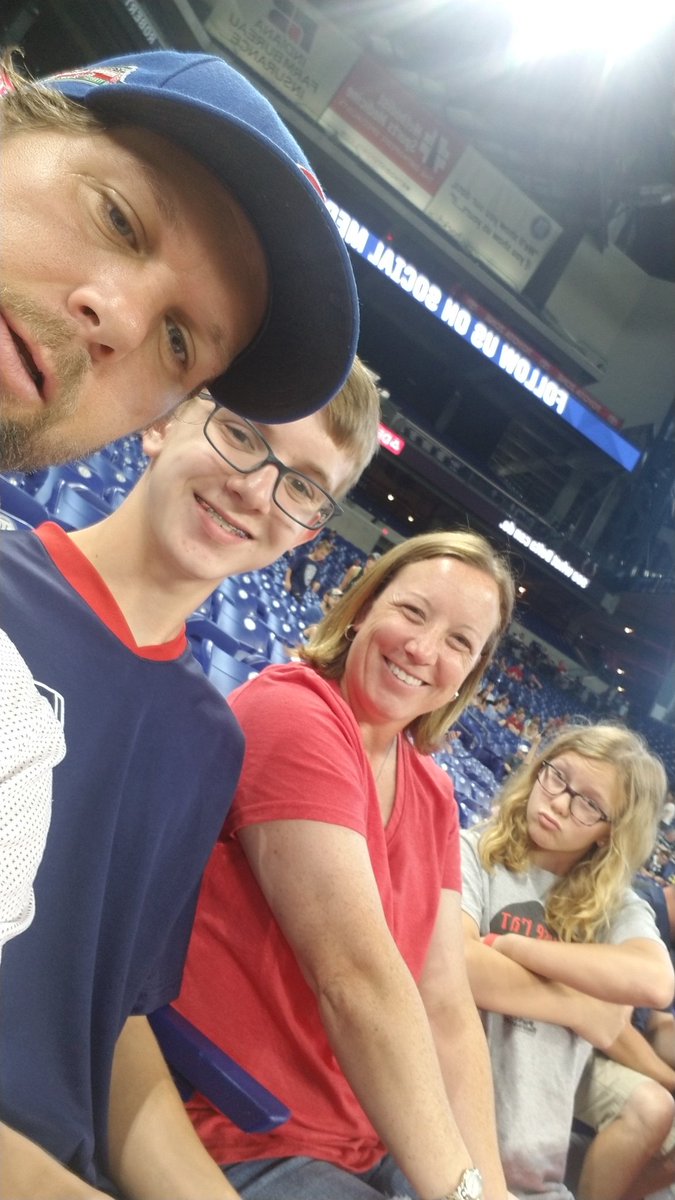 ChuckCowley's tweet photo. #INDvLOU https://t.co/U2etNfG07Y