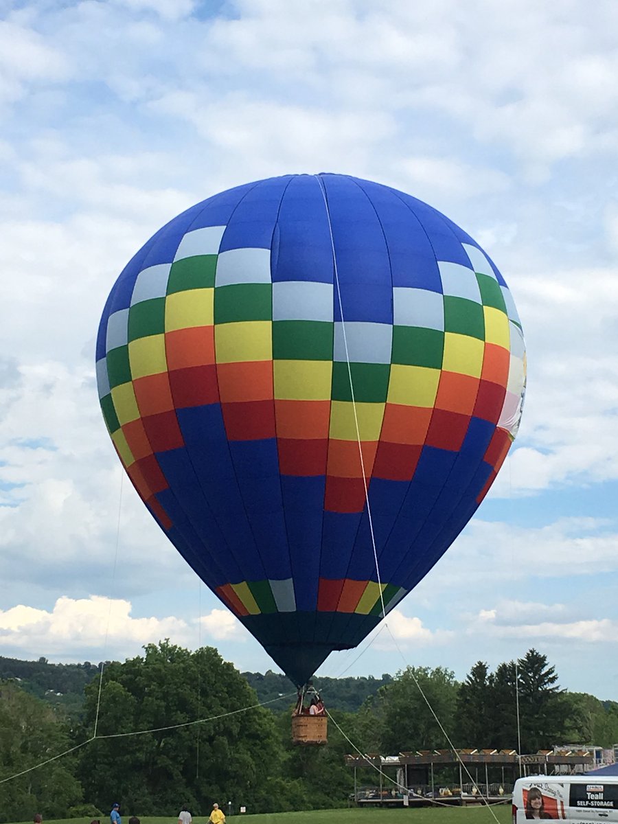 CheesedConfused's tweet image. We are serving up delicious grilled cheese sandwiches today and tomorrow till 11pm in Jamesville Ny ! Come celebrate the 40th annual balloon festival ! #Syracuse #jamesvilleny #balloonfestival #foodtruck #cheesedandconfused
