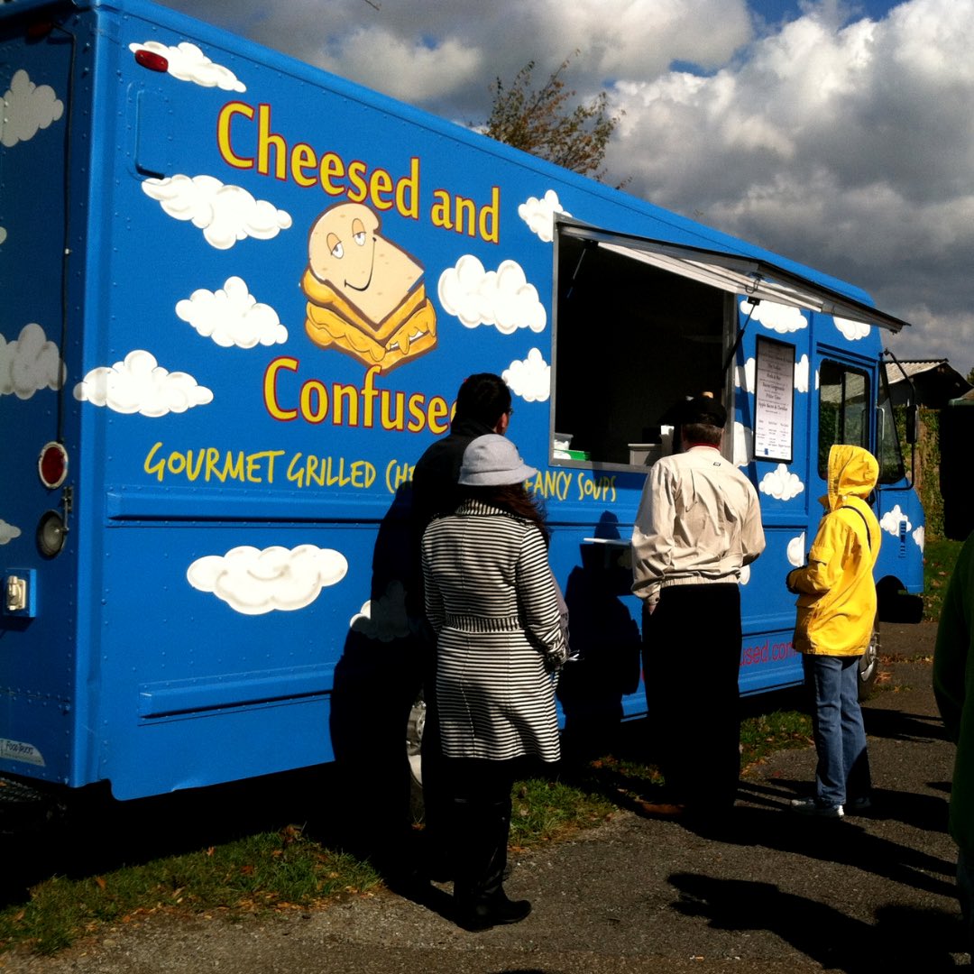 CheesedConfused's tweet image. We are serving up delicious grilled cheese sandwiches today and tomorrow till 11pm in Jamesville Ny ! Come celebrate the 40th annual balloon festival ! #Syracuse #jamesvilleny #balloonfestival #foodtruck #cheesedandconfused
