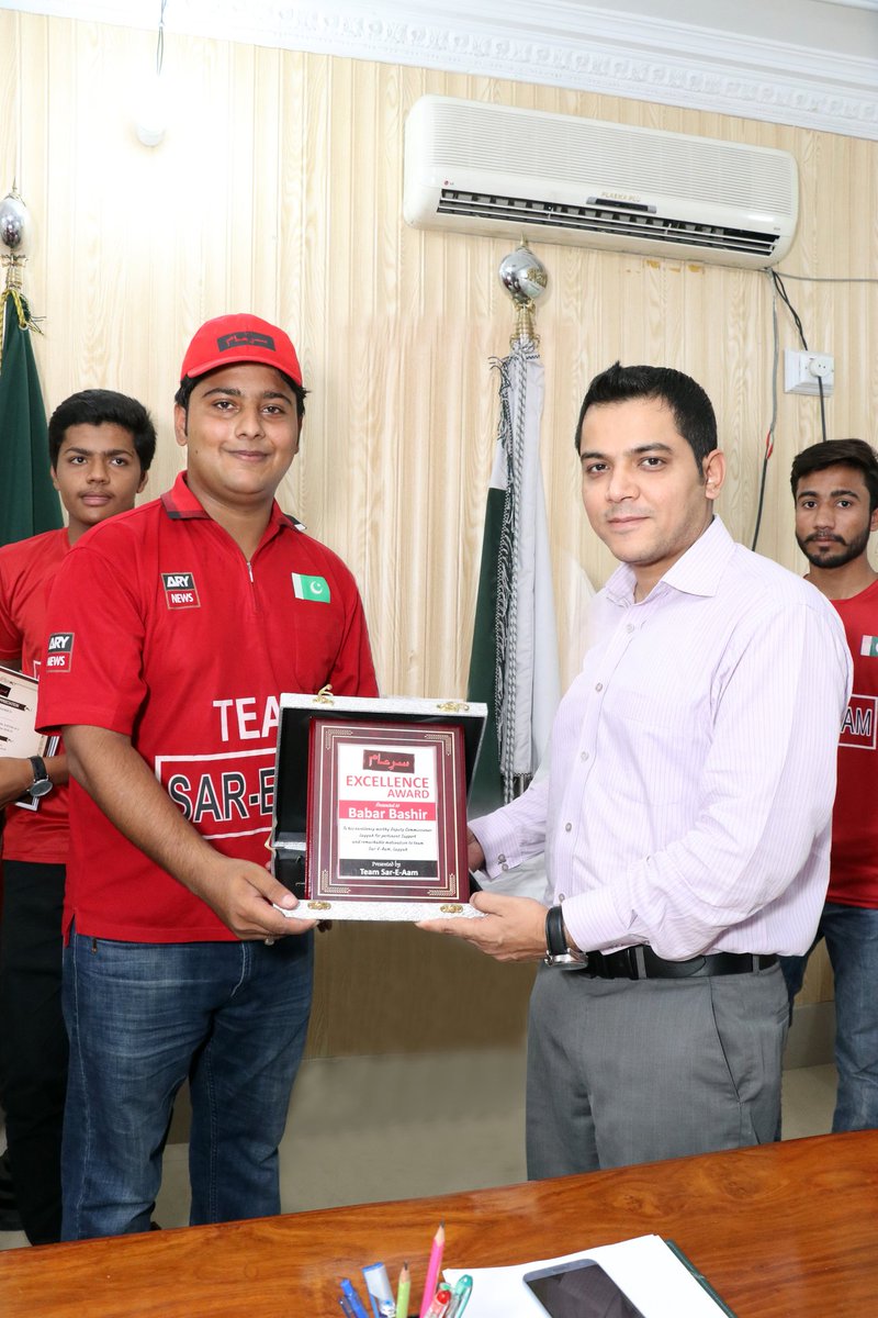 SareAamLayyah's tweet photo. #Presented To babar Bashir sb #DcLayyah To his Excellency Support And Remarkable motivation To Team sar e aam Layyah
@iqrarulhassan https://t.co/K3ZTGrtDPr