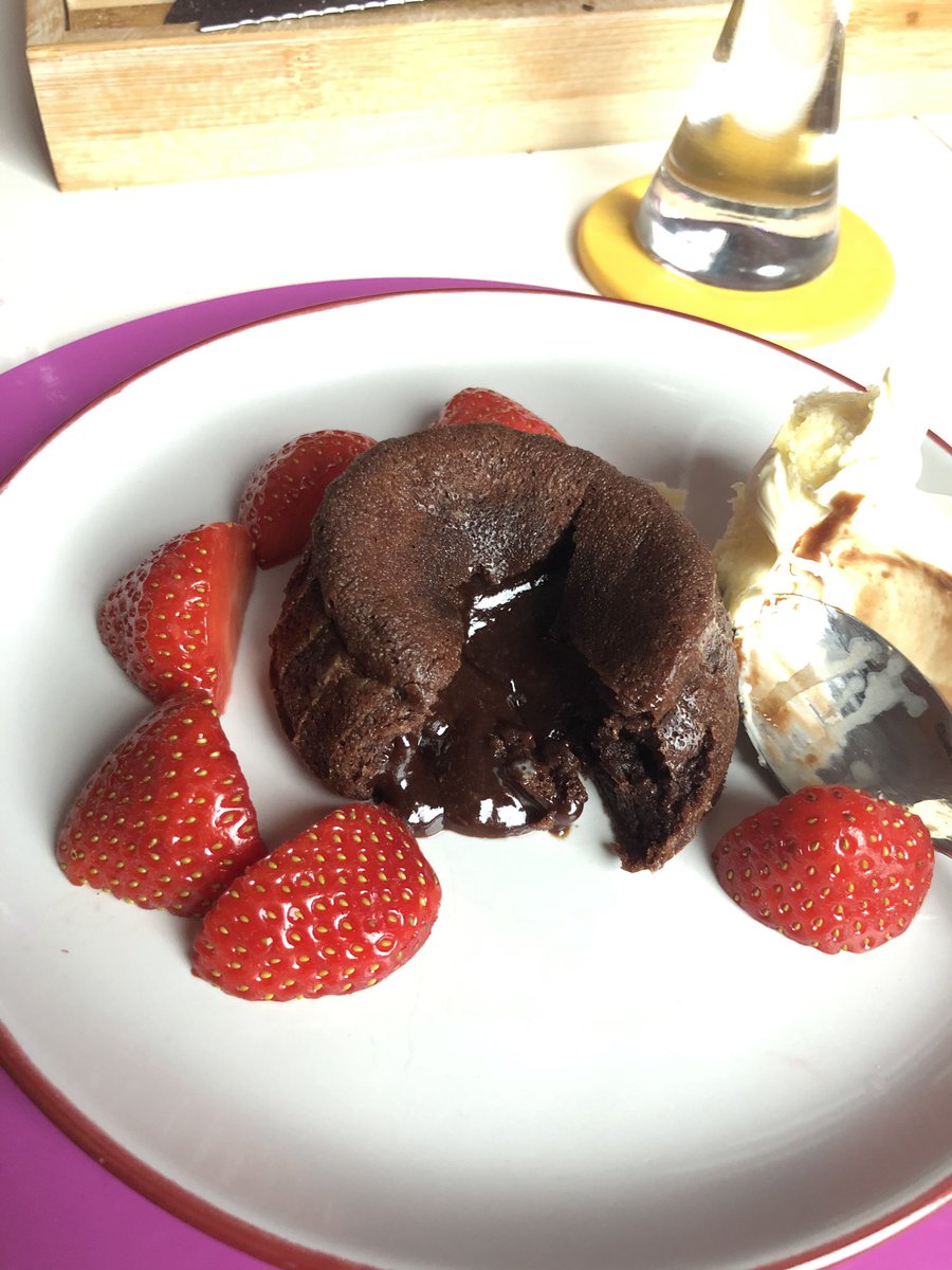 douggie_ward's tweet photo. Making a @Gmacchef #ChocolateFondant for the #Hubby #PerfectResult @CofGCollege https://t.co/caSQm2HMTF
