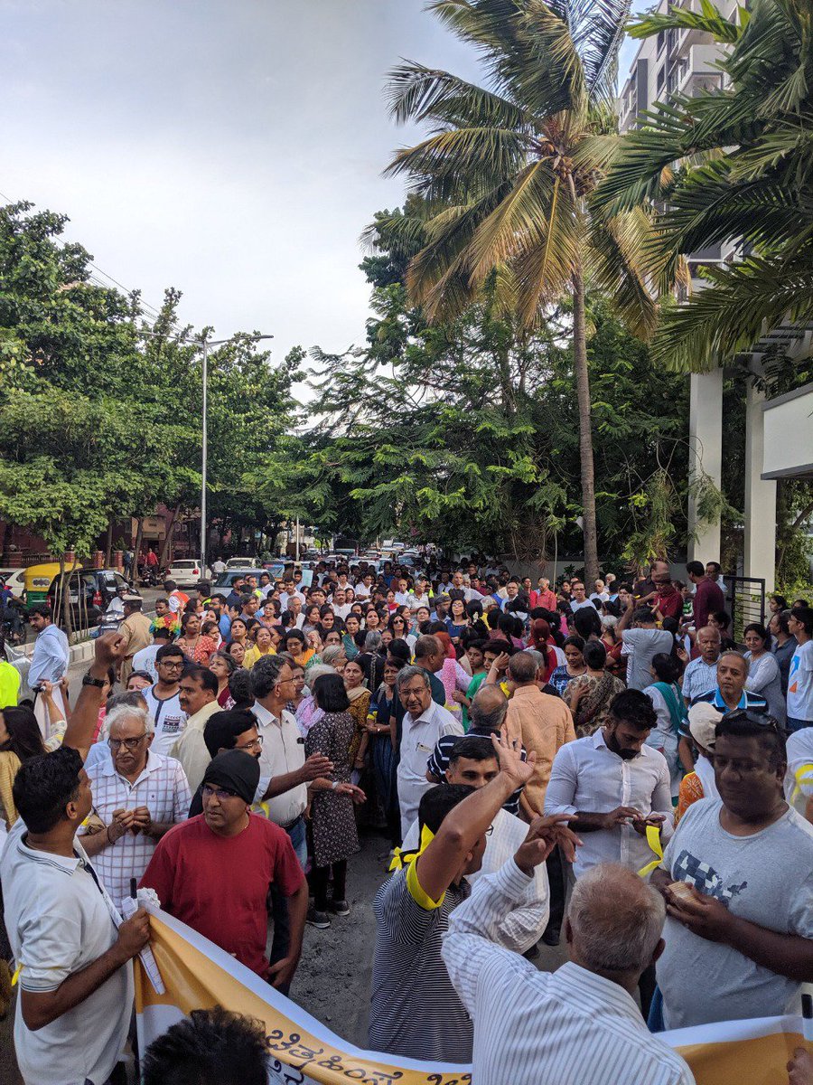 Dhananjaya_Bdvt's tweet photo. Stop Torture, Bad road beda, Garbage dumps beda, Trafic jam beda. A small protest being organized in 24th Mn road residents, JP Nagar. Hope concerned authorities take actions on these problems.
@BBMP_MAYOR @BBMPCOMM 
@blrcitytraffic @CMofKarnataka 
@timesofindia @BangaloreMirror https://t.co/upGWdSyx5s