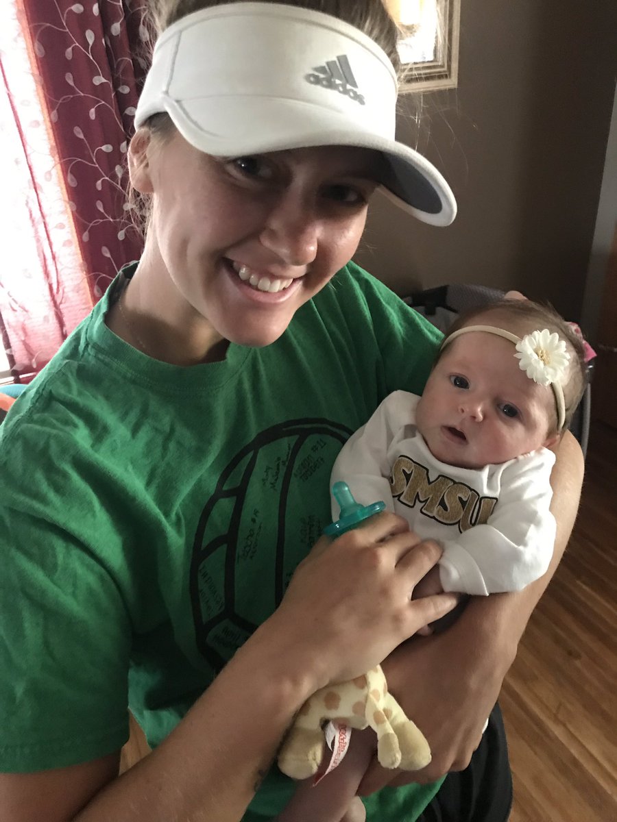 leablo's tweet photo. @sbloemendaal3 newest fan #LylaJo #GoMUSTANGS https://t.co/L6TgJHUjCa