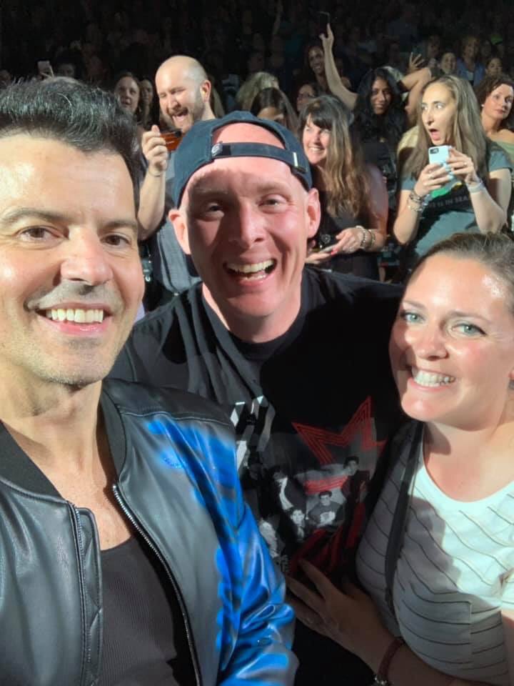 Mrkeohanelbe's tweet photo. @NKOTB tapes blasted from my boom box as a kid. Yeah, people made fun of me for being a fan, but I had no shame. I got a chance to thank @jordanknight last night. A goal in life is to dance on stage with them, but this was more than good enough. https://t.co/yeSr0O9fAL