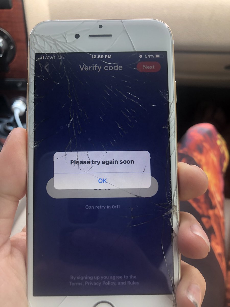 skylarwhite2's tweet photo. @hqtrivia my friend has been trying to download the app and this is the error message he keeps getting. Please advise. He’s uninstalled, restarted his phone etc. He’s current on his OS too. https://t.co/NhP5aDCMn3