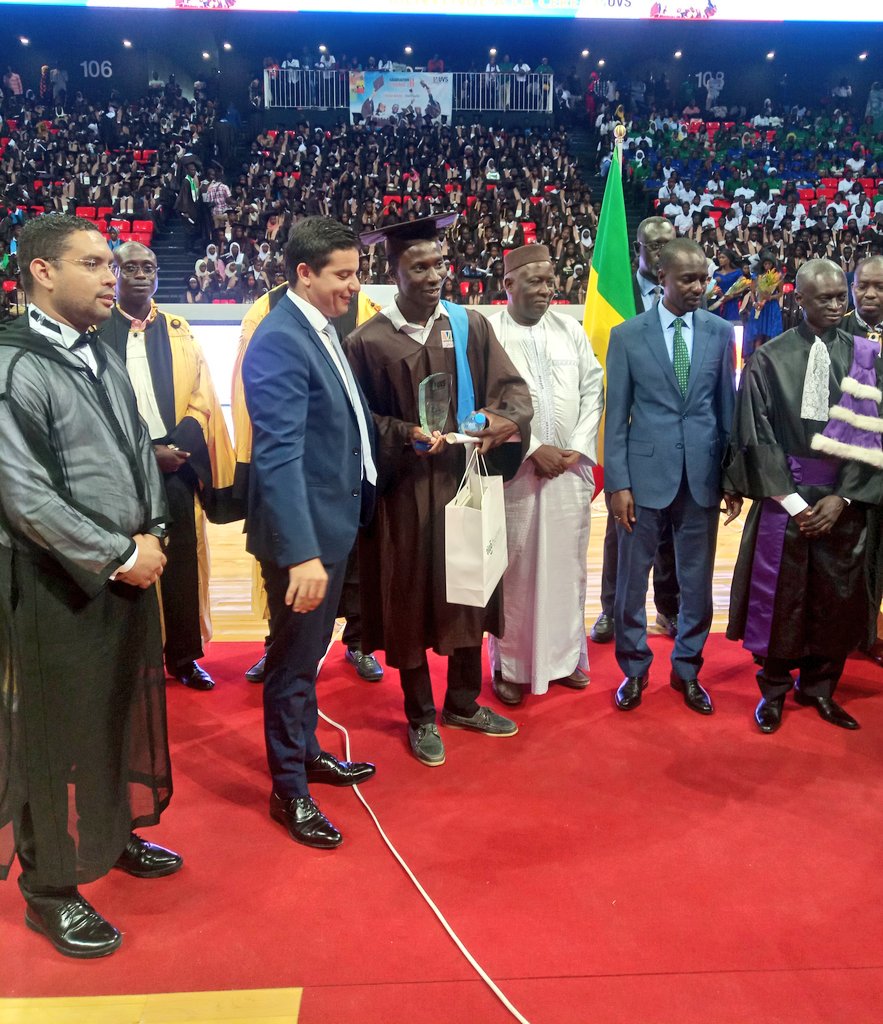 unchk_sn's tweet photo. #UVSGraduation2019
La cérémonie a rencontré un vif succès. Nous remercions chaleureusement tous nos partenaires d'avoir contribué à cette réussite et de soutenir l'excellence : @tigosn, Banque Islamique du Sénégal, @GAINDE2000 et #Lenovo.
#kebetu #UVS #Senegal https://t.co/Ph9zKcuN4v