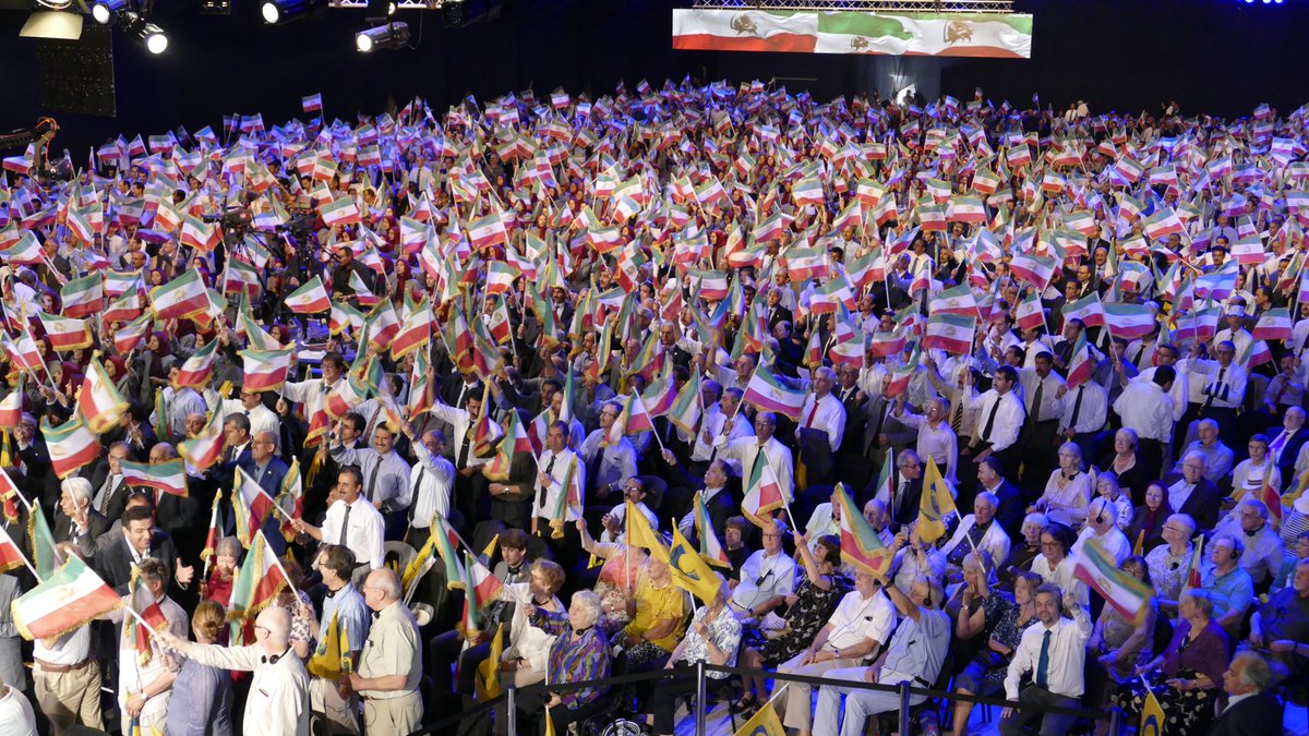 Maryam_Rajavi_A's tweet image. هناک حركة ضخمة تقف بوجه الملالی وهي مستعدة للانقضاض؛ ومتشكلة من الشباب الواعين والمحرومين؛ وعاصفة من مطالب المضطهدين، والمواطنين المنهوبة أموالهم والفقراء، وحركة ولّدت في رحمها معاقل الانتفاضة وهي في طور التكثّر والازدهار.
#FreeIran
#إیران
maryam-rajavi.com/ar/item/maryam… …