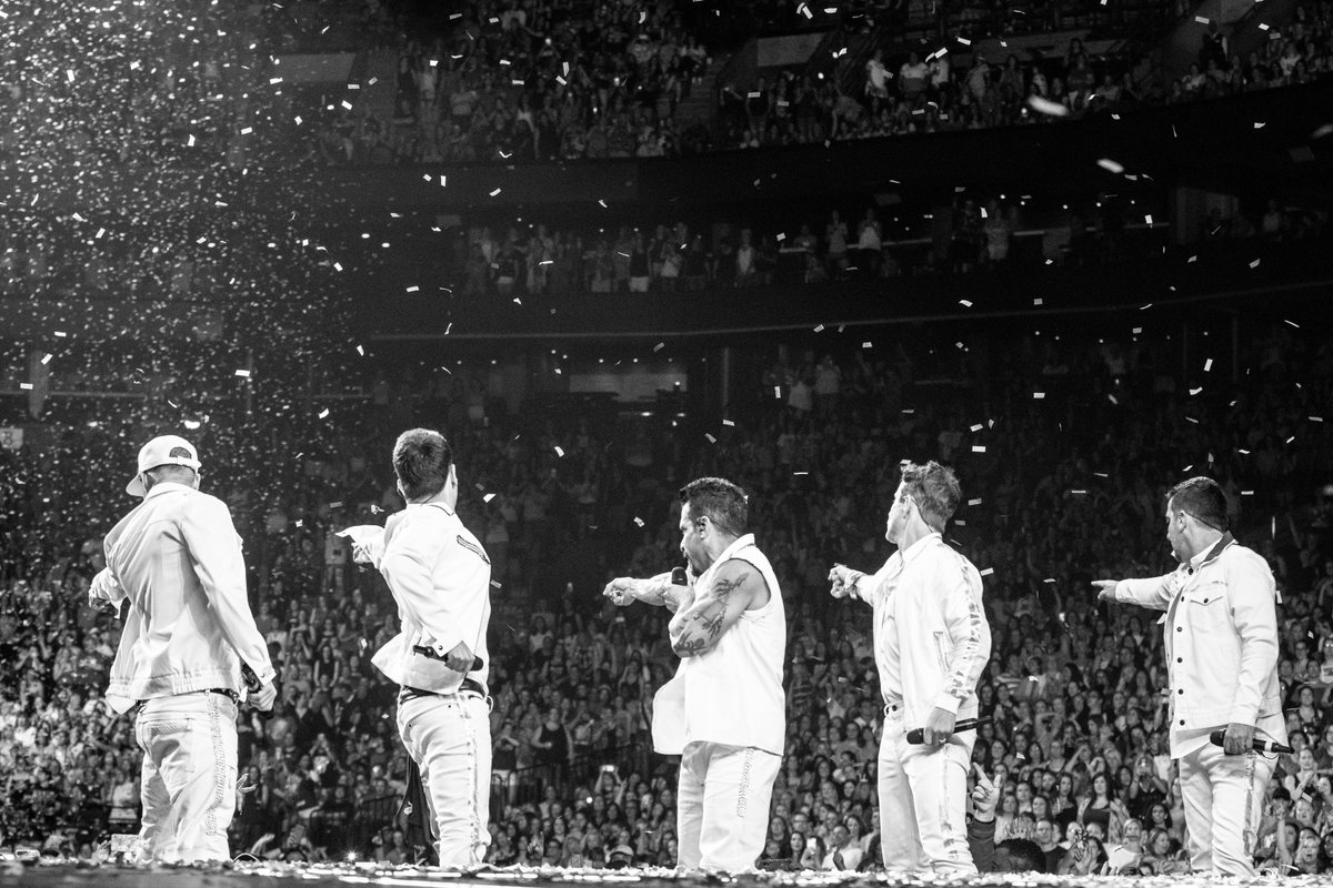NKOTB's tweet photo. It’s good to be home! Last night’s crowd was 🔥🎉🎊❤️. Hey Boston, are you down for one more? #MixtapeTour 📷: @mjambriz https://t.co/MbKJvLIaeD