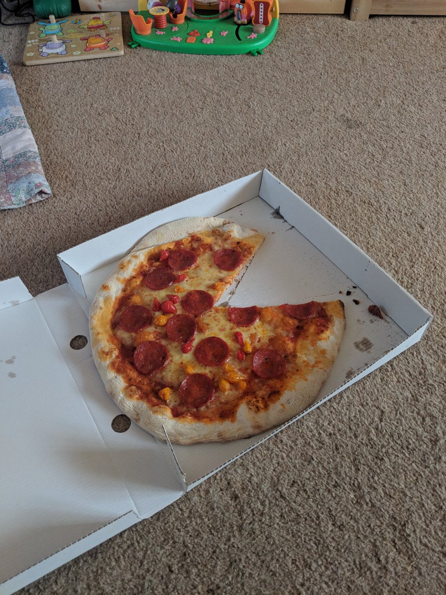 Bullski44's tweet photo. @love_prezzo ordered my first Prezzo takeaway and very disappointed. A defective garlic sauce tub means it's spilled into the box, and neither pizza has been cut into slices https://t.co/H7VEcryZqL