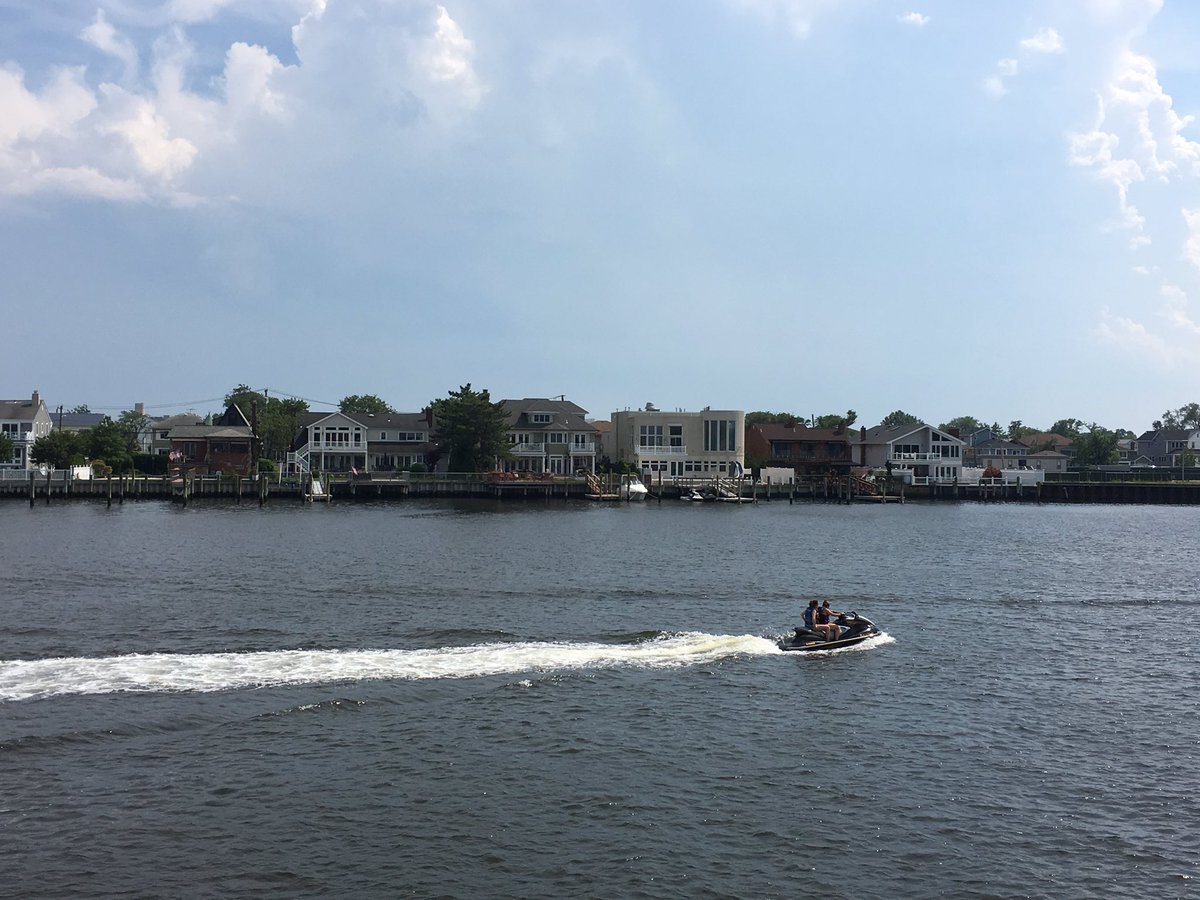 AllProSound's tweet image. Cruising off #longbeach on @captloufleet Happy birthday to James! The boat is rockin! #party #partytime #happybirthday.