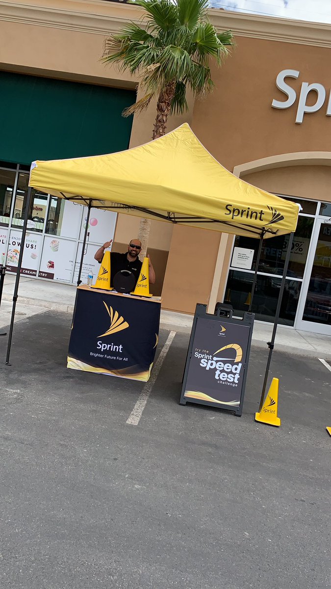 Ya all wanna race the sprint network?  Come see me at 7325 s rainbow today!  Starbucks cards for the winners! @JamesLeeWC <a href="/SprintSilverado/">SprintSilveradoRanch</a> <a href="/MikeDavies1984/">Mike Davies</a> @Sprint4LV