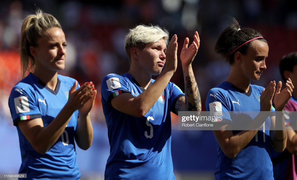 ElenaLinari's tweet photo. Lasciamo questo Mondiale a testa alta, consapevoli di aver scritto una nuova pagina per questo sport! Dispiace perchè ci credevamo, ma torniamo in Italia con la CONSAPEVOLEZZA che abbiamo un futuro tutto da vivere!!VOI adesso continuate a viverlo insieme a noi 💙 #RagazzeMondiali https://t.co/bunq1Je2Ow