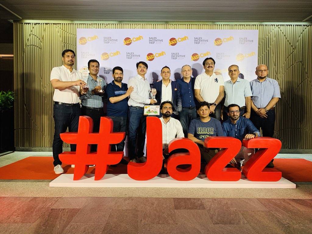 talibcadet's tweet photo. Award Ceremony of Jazz Cash #Jazz #Dunya #Ko #Bataa #Do😍♥️ Thailand 🇹🇭 Phuket https://t.co/bpZuRmVfxB